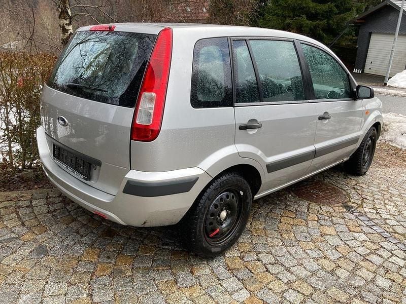 Gebraucht Ford Fusion Style 101 PS (74 kW) 2008 Silber Kleinwagen