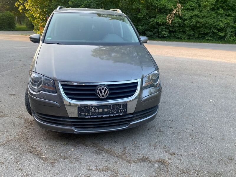 Grau Gebraucht 2009 VW Touran Van / Kleinbus | 1.250 € (Superpreis) - Bild 1/4