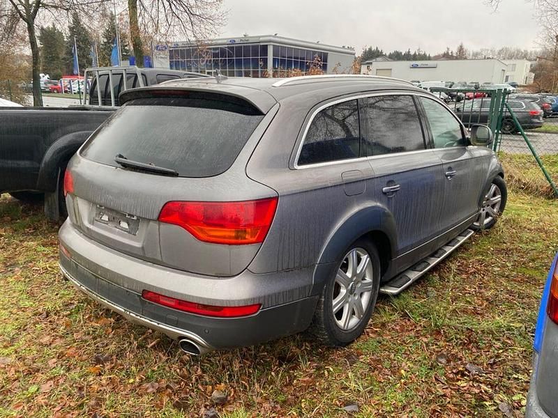 Second-hand Audi Q7 Advanced Plus 232 CP (170 kW) 2007 Argintiu SUV