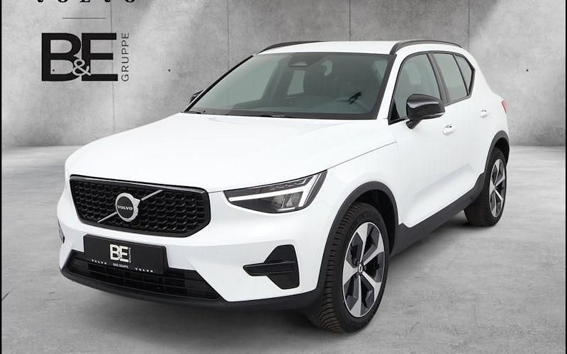 Weiß Neu 2025 Volvo XC40 Plus SUV | 43.950 € (Guter Preis) - Bild 1/4