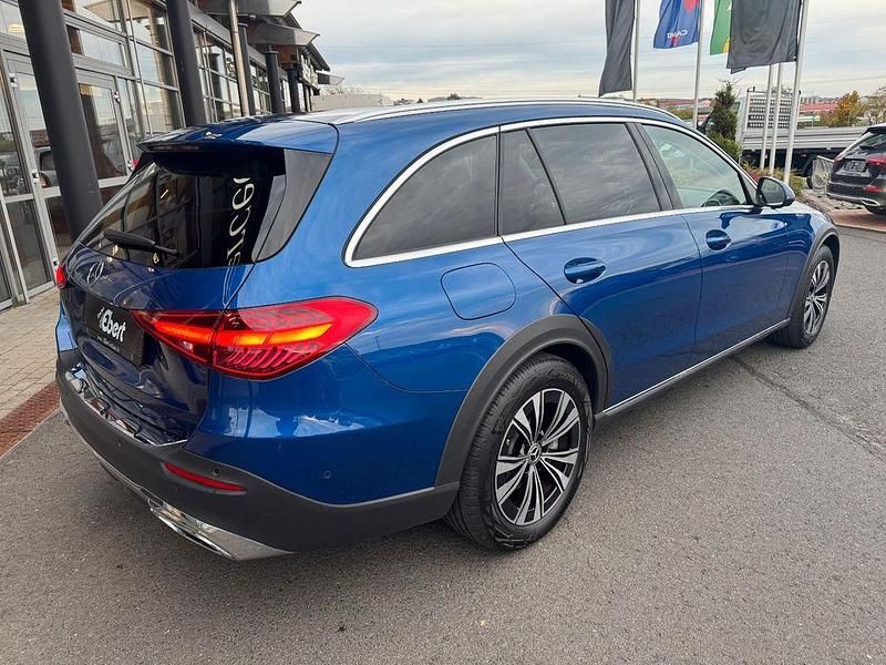 Gebraucht Mercedes C200 204 PS (150 kW) 2023 Blau Limousine
