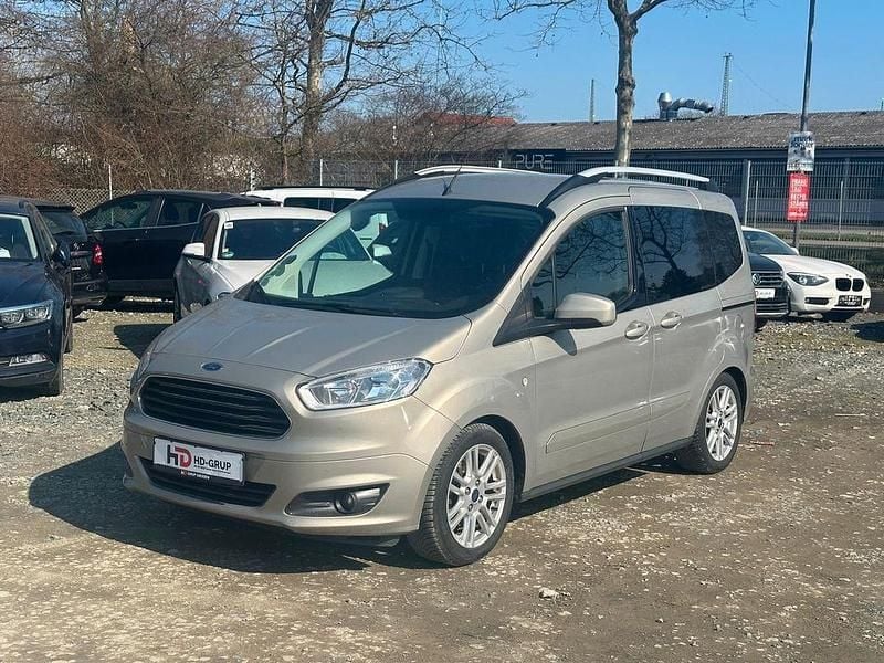 Gebraucht Ford Tourneo Courier Titanium 95 PS (69 kW) 2018 Silber Van / Kleinbus