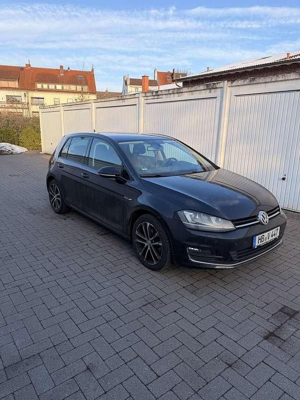 Gebraucht VW Golf VII LOUNGE 110 PS (80 kW) 2015 Schwarz Kleinwagen