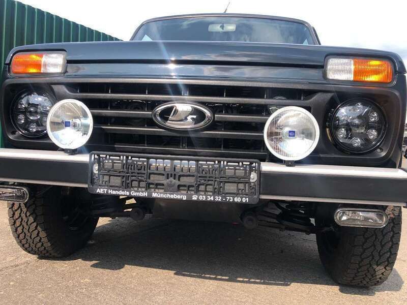 Neu Lada niva 83 PS (61 kW) 2025 Grün (316) SUV