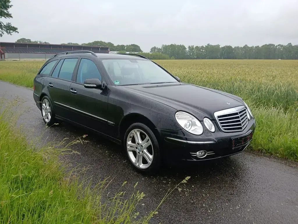 Gebraucht Mercedes E200 Avantgarde 184 PS (135 kW) 2007 Schwarz Limousine
