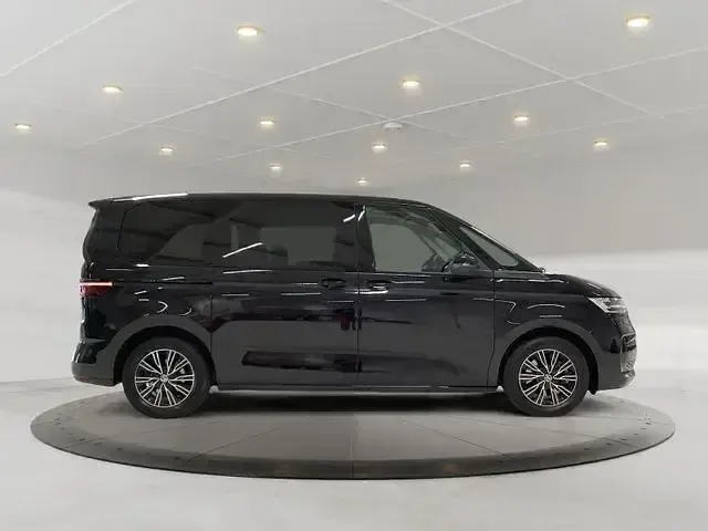 Używany VW Multivan Life 204 KM (150 kW) 2024 Czarny Minivan