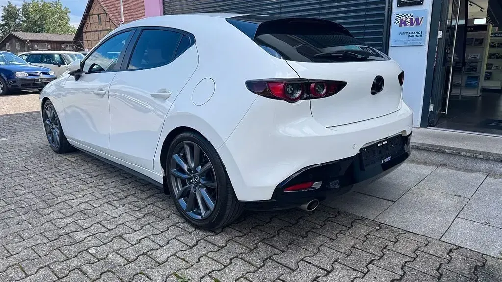 Gebraucht Mazda 3 Basis 150 PS (110 kW) 2021 Weiß Limousine
