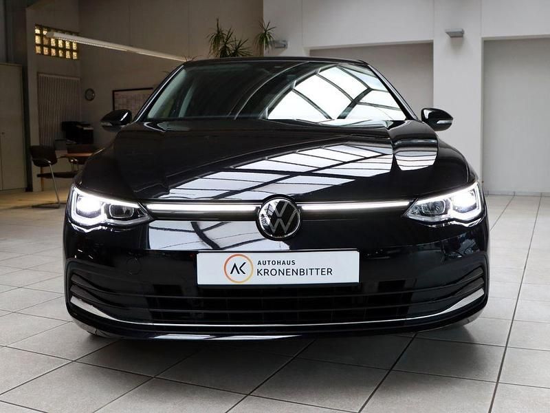 Gebraucht VW Golf VIII Move 150 PS (110 kW) 2024 Schwarz Limousine
