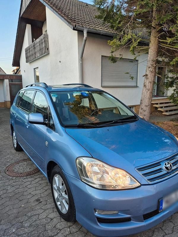 Blau Gebraucht 2004 Toyota Avensis Verso Van / Kleinbus | 5.250 € - Bild 1/4