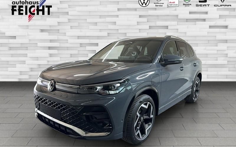 Grau Neu 2025 VW Tiguan R-line SUV | 69.390 € - Bild 1/4