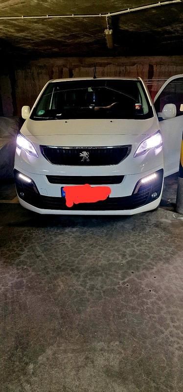 Gebraucht Peugeot Expert 180 PS (132 kW) 2021 Weiß Van