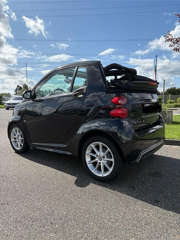 Schwarz Gebraucht 2015 Smart ForTwo Coupé Passion Cabrio | 7.300 € (Guter Preis) - Bild 1/4