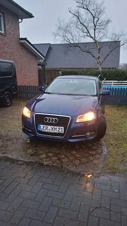 Gebraucht Audi A3 Ambiente 105 PS (77 kW) 2011 Blau Kleinwagen