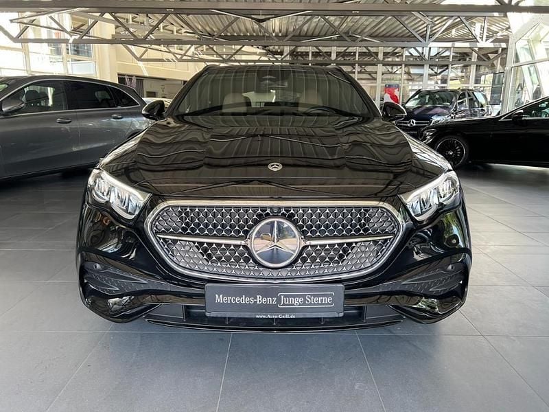 Gebraucht Mercedes E200 AMG 204 PS (150 kW) 2023 Obsidianschwarz metallic Kombi