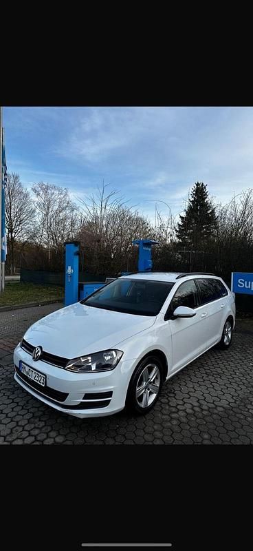 Weiß Gebraucht 2015 VW Golf VII Kombi | 7.900 € (Fairer Preis) - Bild 1/3
