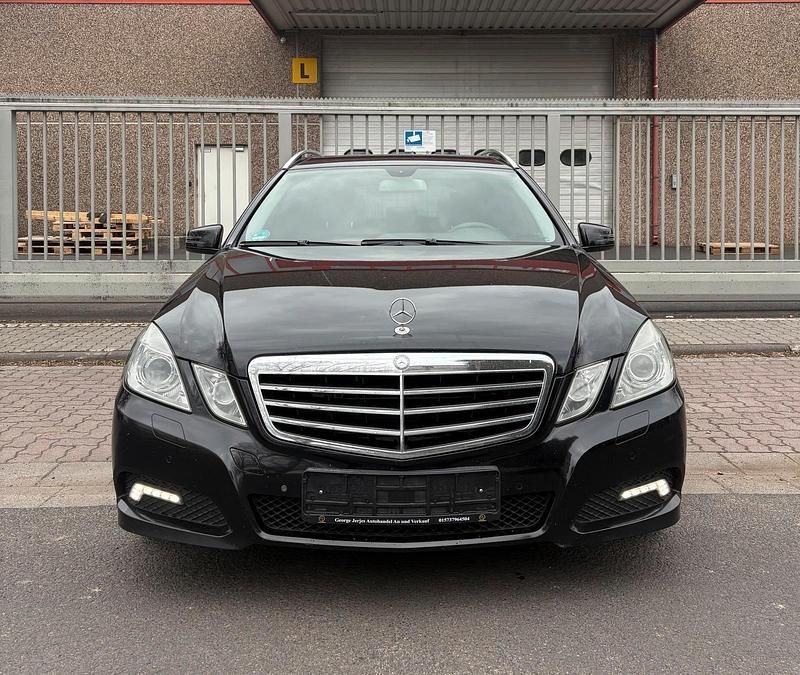 Gebraucht Mercedes E350 265 PS (194 kW) 2012 Schwarz Kombi