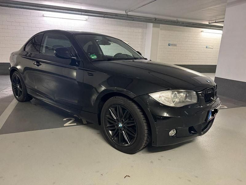 Gebraucht BMW 120 177 PS (130 kW) 2009 Schwarz Kleinwagen