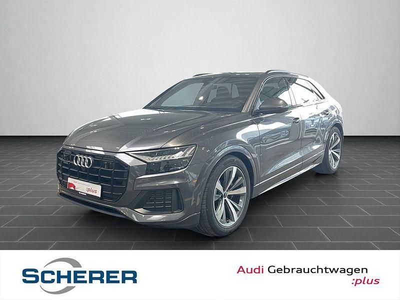 Samuraigrau metallic (metallic) Gebraucht 2021 Audi Q8 Basis SUV | 63.790 € (Teuer) - Bild 1/4