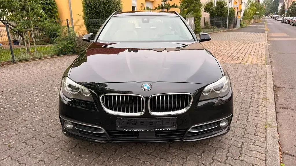 Gebraucht BMW 530 Sport Line 258 PS (189 kW) 2014 Schwarz Limousine