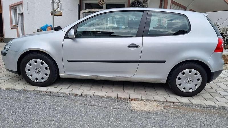 Gebraucht VW Golf IV Trendline 102 PS (75 kW) 2005 Grau Kleinwagen