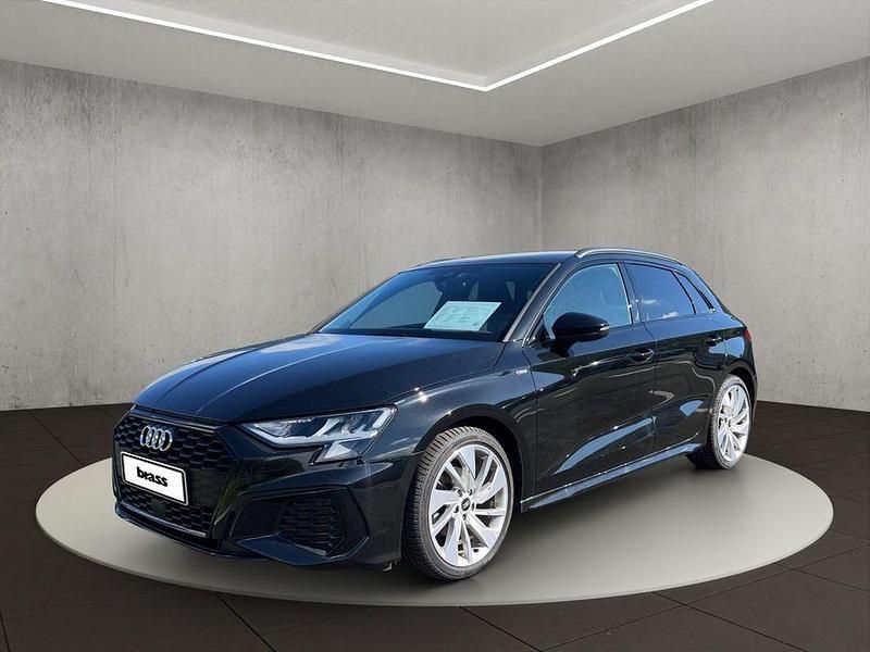 Mythosschwarz metallic Gebraucht 2023 Audi A3 S-Line Limousine | 25.400 € (Fairer Preis) - Bild 1/4