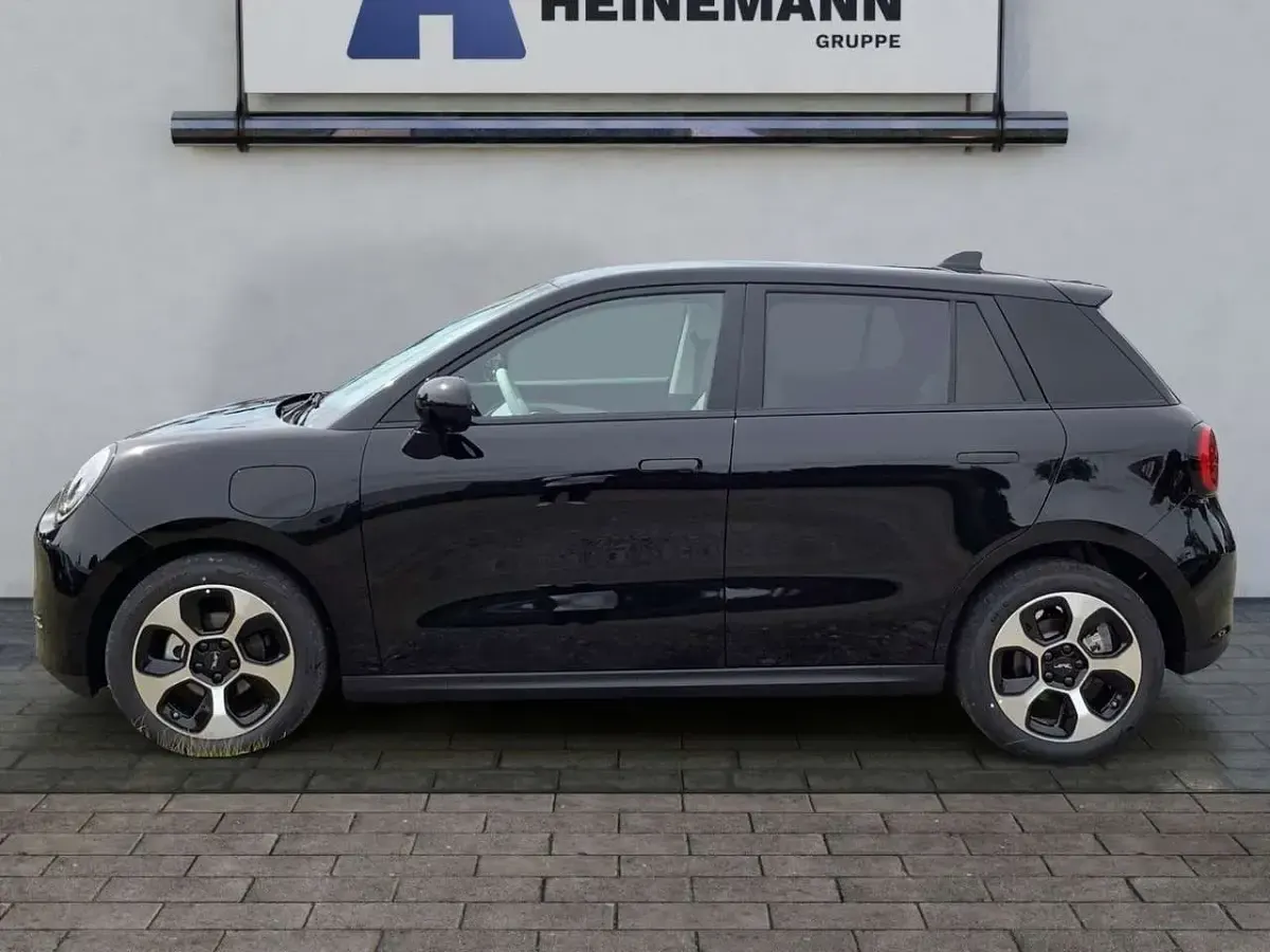 Neu JAC E30X 100 kW (136 PS) 2026 Schwarz Kleinwagen