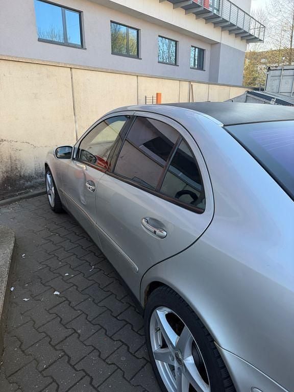 Gebraucht Mercedes E500 306 PS (225 kW) 2002 Silber Limousine