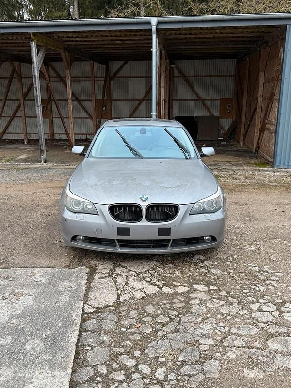 Gebraucht BMW 530 258 PS (189 kW) 2005 Silber Limousine