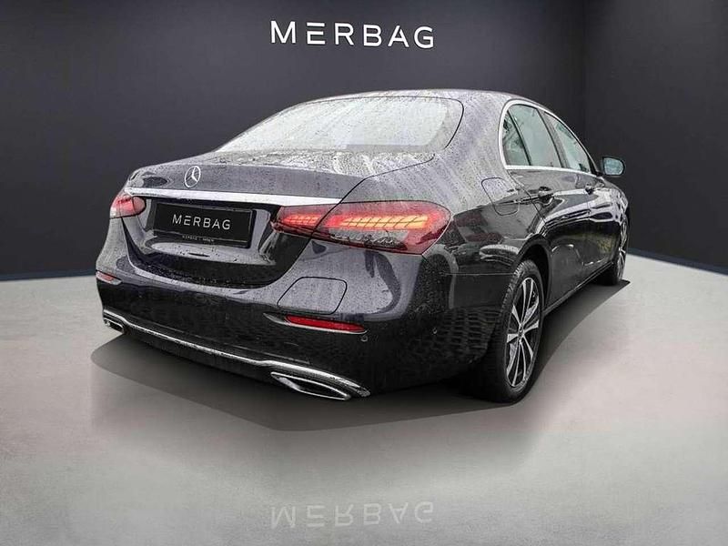 Gebraucht Mercedes E300 Avantgarde 306 PS (225 kW) 2022 Graphitgrau Limousine