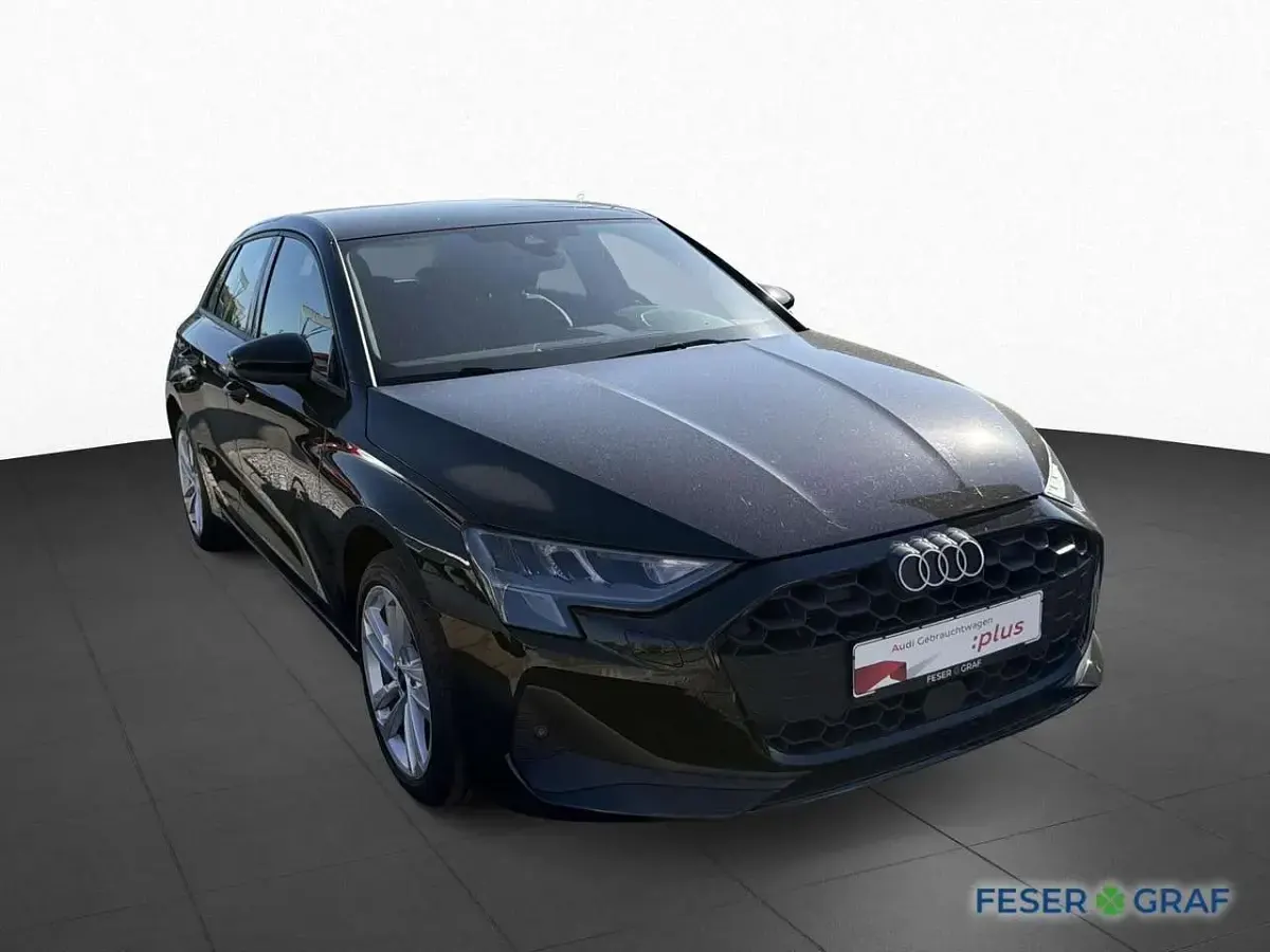 Gebraucht Audi A3 Ambiente 150 PS (110 kW) 2025 Brillantschwarz Limousine