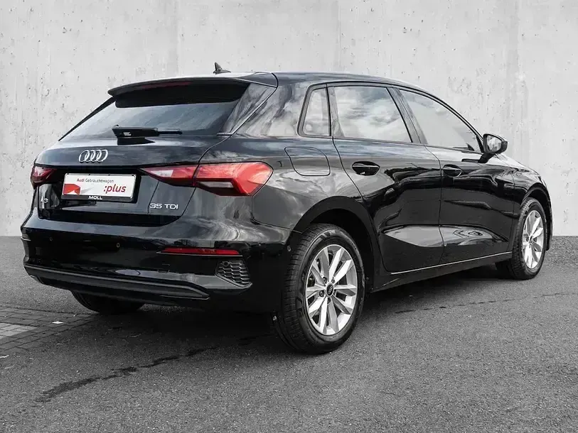 Gebraucht Audi A3 Ambiente 150 PS (110 kW) 2022 Brillantschwarz Limousine