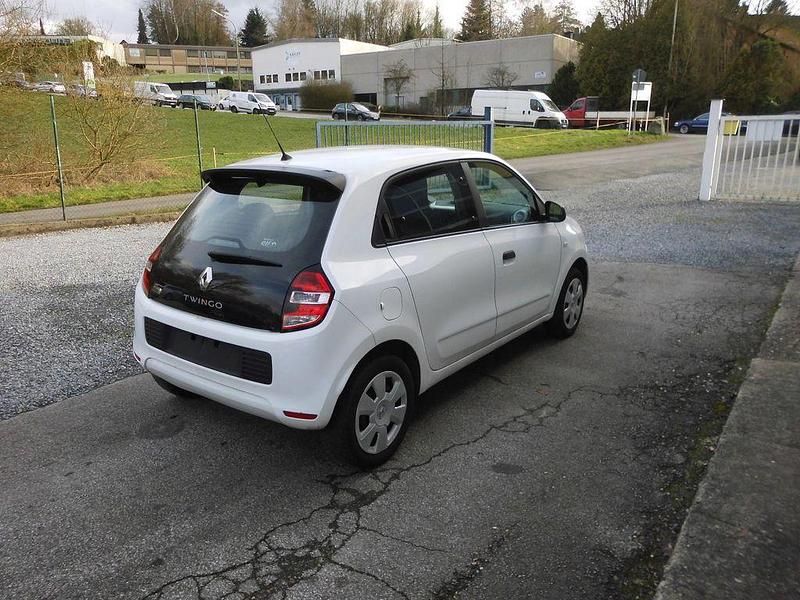 Gebraucht Renault Twingo Life 69 PS (50 kW) 2016 Weiß Kleinwagen