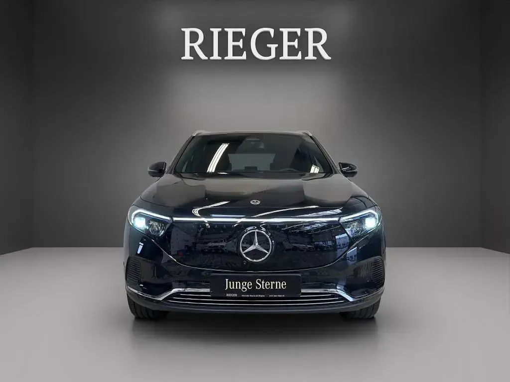 Gebraucht Mercedes EQA300 Advanced 167 kW (228 PS) 2025 Metalliclack kosmosschwarz (metallic) SUV