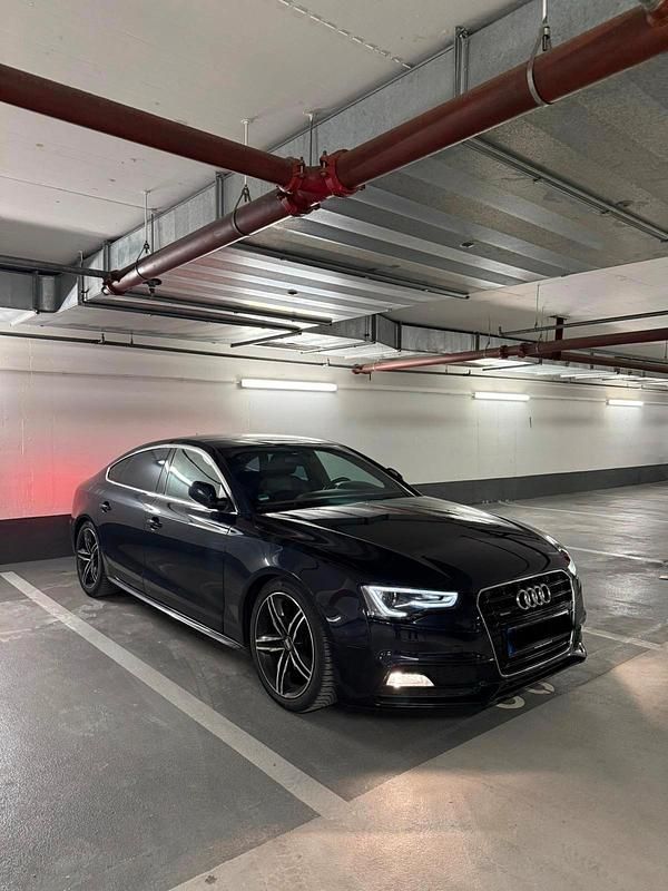 Blau Gebraucht 2012 Audi A5 Sportback S-Line Kleinwagen | 15.999 € - Bild 1/4