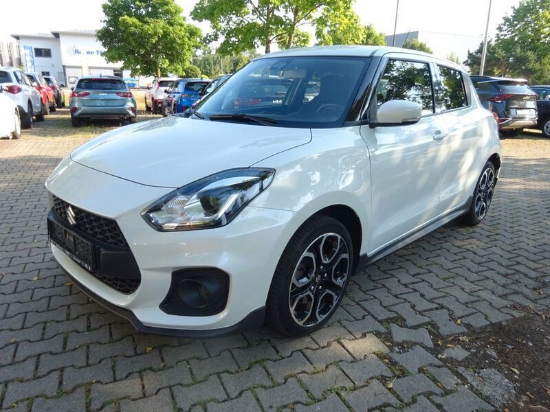 Weiß Gebraucht 2021 Suzuki Swift Sport Limousine | 16.490 € (Fairer Preis) - Bild 1/4
