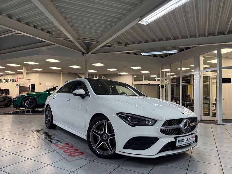 Weiß Gebraucht 2023 Mercedes CLA250 AMG line Limousine | 35.950 € (Guter Preis) - Bild 1/4
