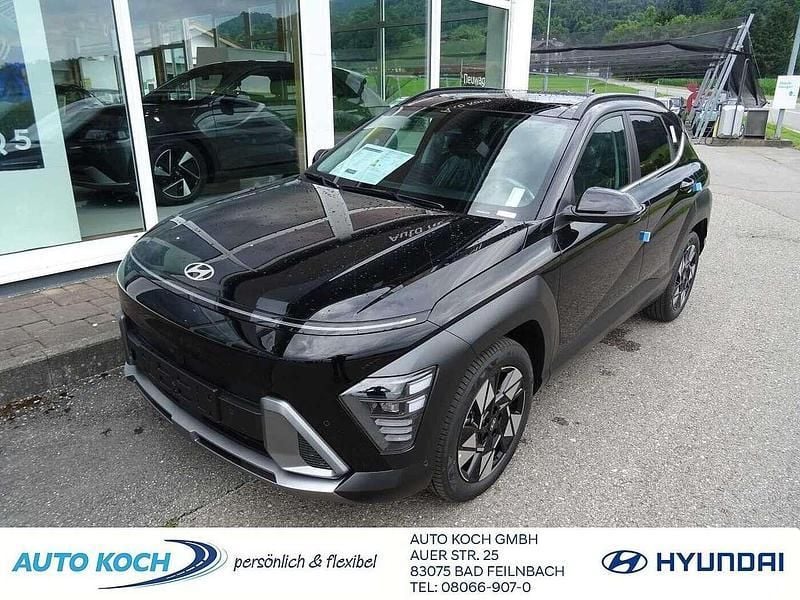 Abyss black / mic Neu 2025 Hyundai Kona Prime SUV | 31.690 € (Etwas zu teuer) - Bild 1/4