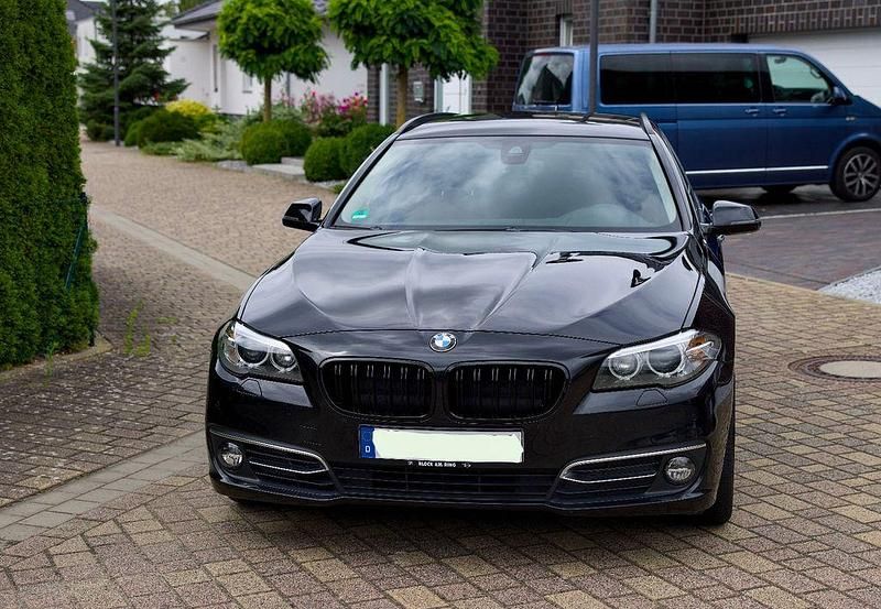 Schwarz Gebraucht 2016 BMW 530 Luxury Line Kombi | 18.500 € (Fairer Preis) - Bild 1/4
