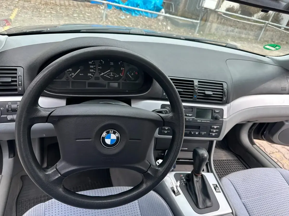 Gebraucht BMW 323 170 PS (125 kW) 1998 Blau Limousine