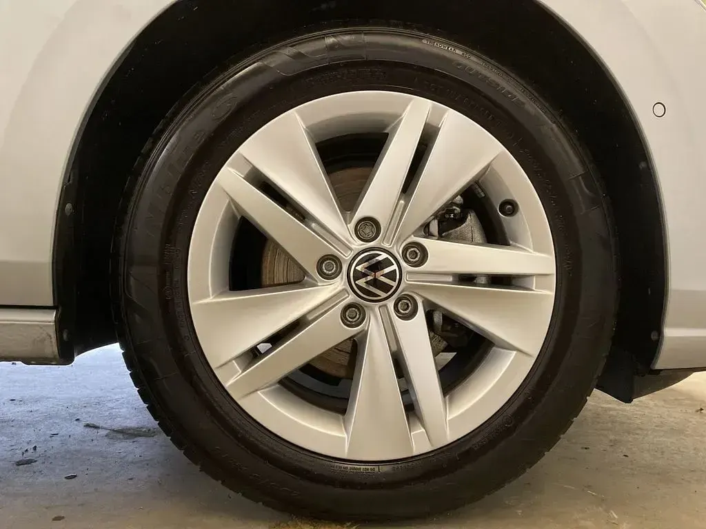 Gebraucht VW Golf VIII Life 150 PS (110 kW) 2025 Silber Kombi