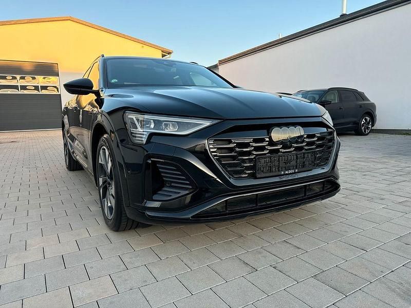 Schwarz Gebraucht 2023 Audi Q8 e-tron S-Line SUV | 54.999 € (Superpreis) - Bild 1/4