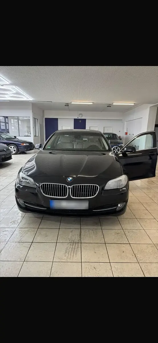 Second-hand BMW 523 204 CP (150 kW) 2011 Negru Berlinǎ