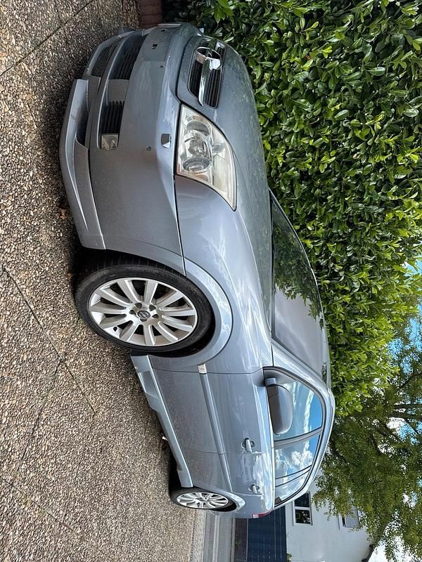 Grau Gebraucht 2004 Opel Vectra Kombi | 2.200 € (Teuer) - Bild 1/4