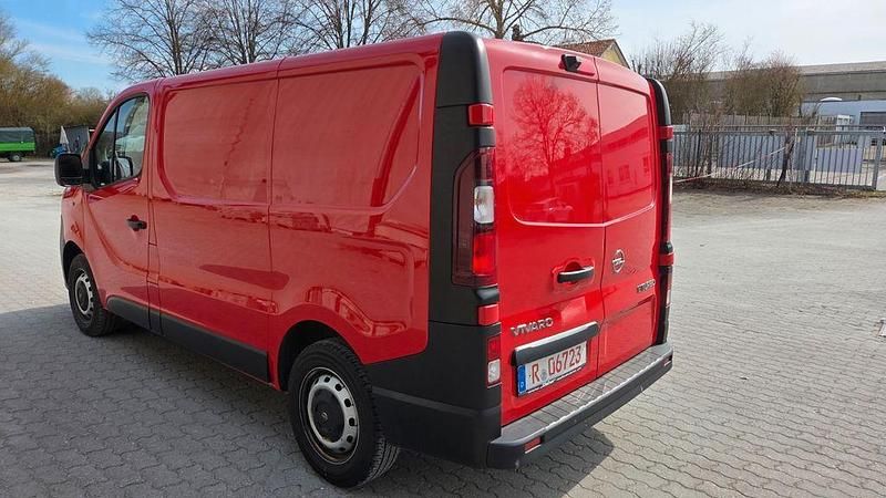 Gebraucht Opel Vivaro 125 PS (91 kW) 2018 Rot Van / Kleinbus