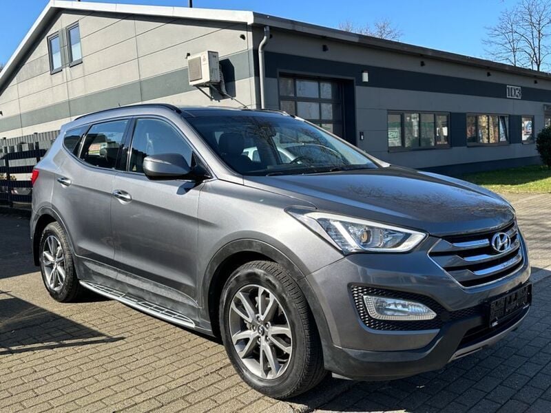Grau Gebraucht 2012 Hyundai Santa Fe Premium SUV | 9.900 € - Bild 1/4