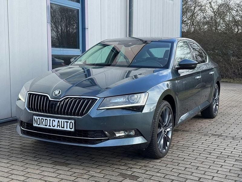 Gebraucht Skoda Superb Style 179 PS (131 kW) 2017 Grau Limousine