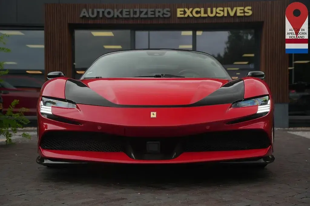 Gebraucht Ferrari SF90 999 PS (734 kW) 2022 Rot Coupé