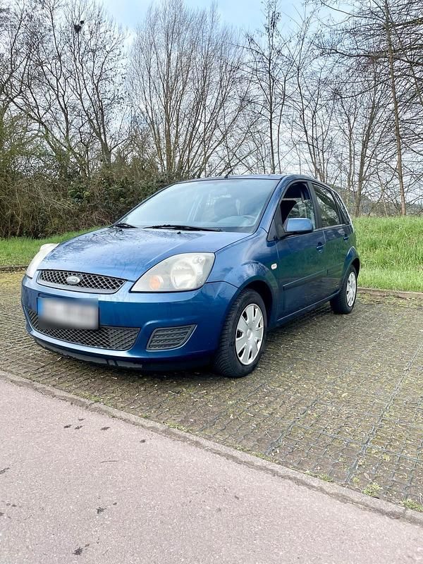 Gebraucht Ford Fiesta 50 PS (36 kW) 2008 Blau Kleinwagen