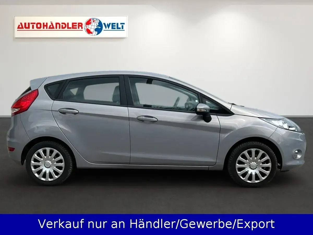Gebraucht Ford Fiesta 82 PS (60 kW) 2011 Dark micastone Kleinwagen
