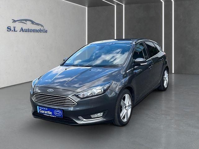 Grau Gebraucht 2017 Ford Focus Titanium Kleinwagen | 7.690 € (Fairer Preis) - Bild 1/4